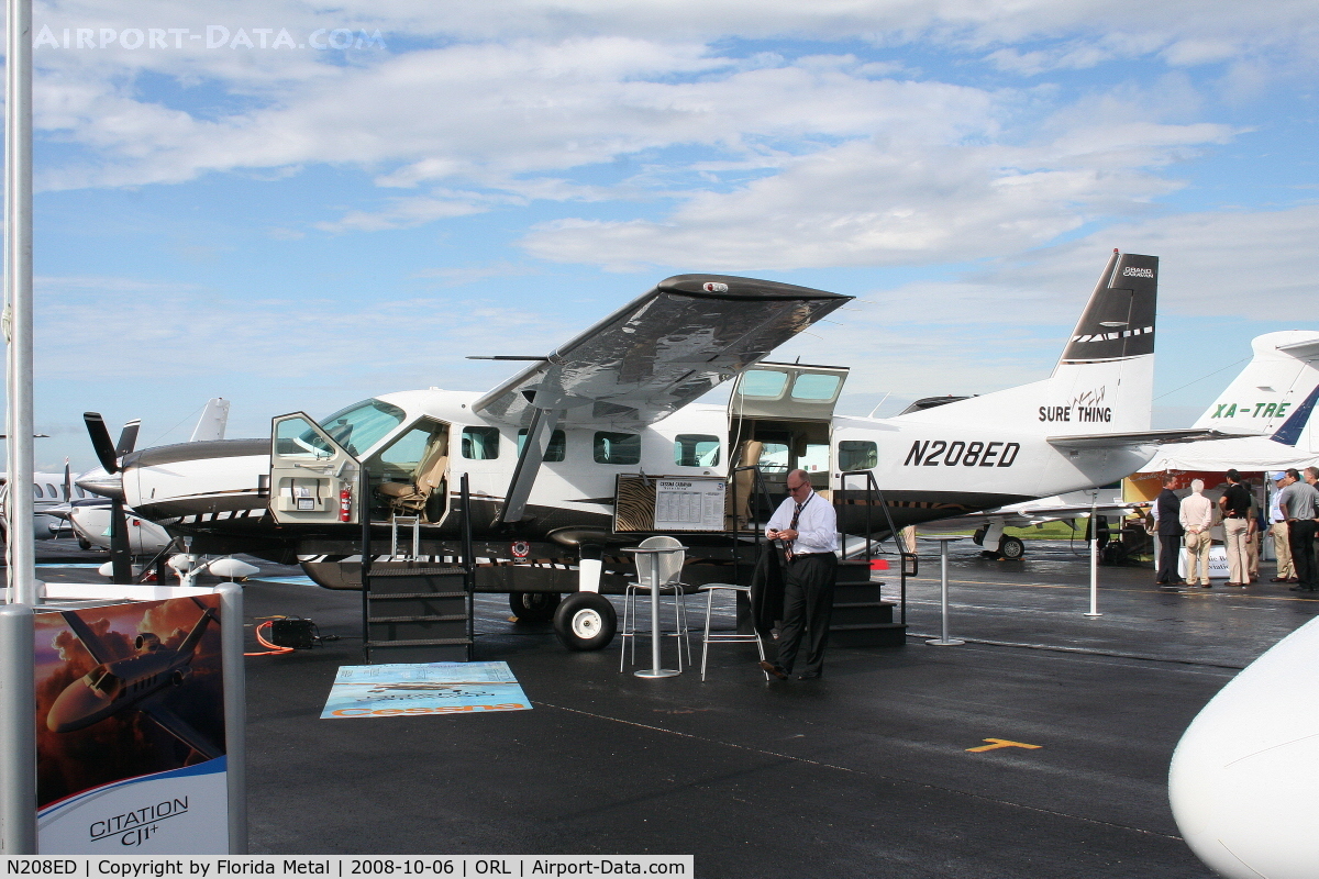 N208ED, 2010 Cessna 208B C/N 208B2162, Cessna 208 at NBAA