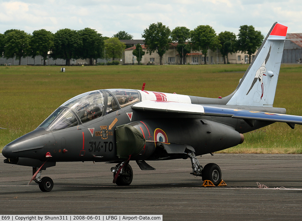 E69, Dassault-Dornier Alpha Jet E C/N E69, Used as spare during LFBG Airshow 2008... Special c/s on left side