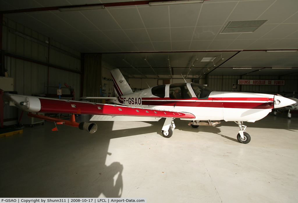 F-GSAO, Socata TB-20 C/N 1801, At his home base with strange modifications on the right wing...