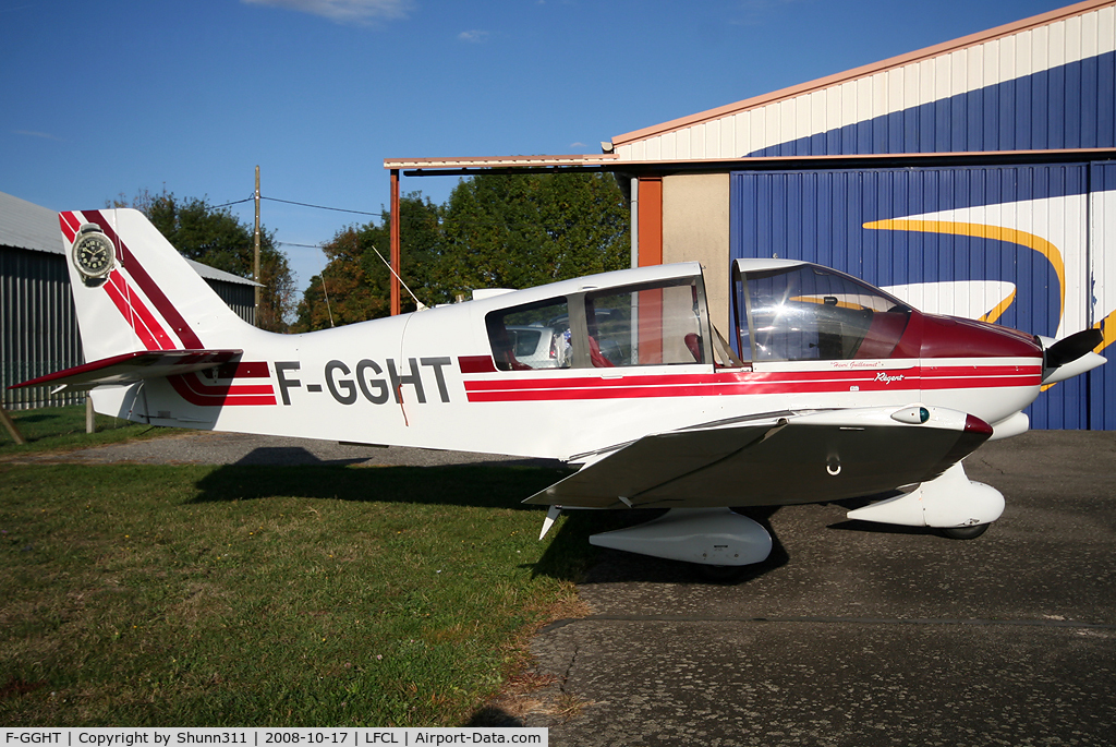 F-GGHT, Robin DR-400-180 Regent C/N 1846, Stand in front of the Airclub's hangar...