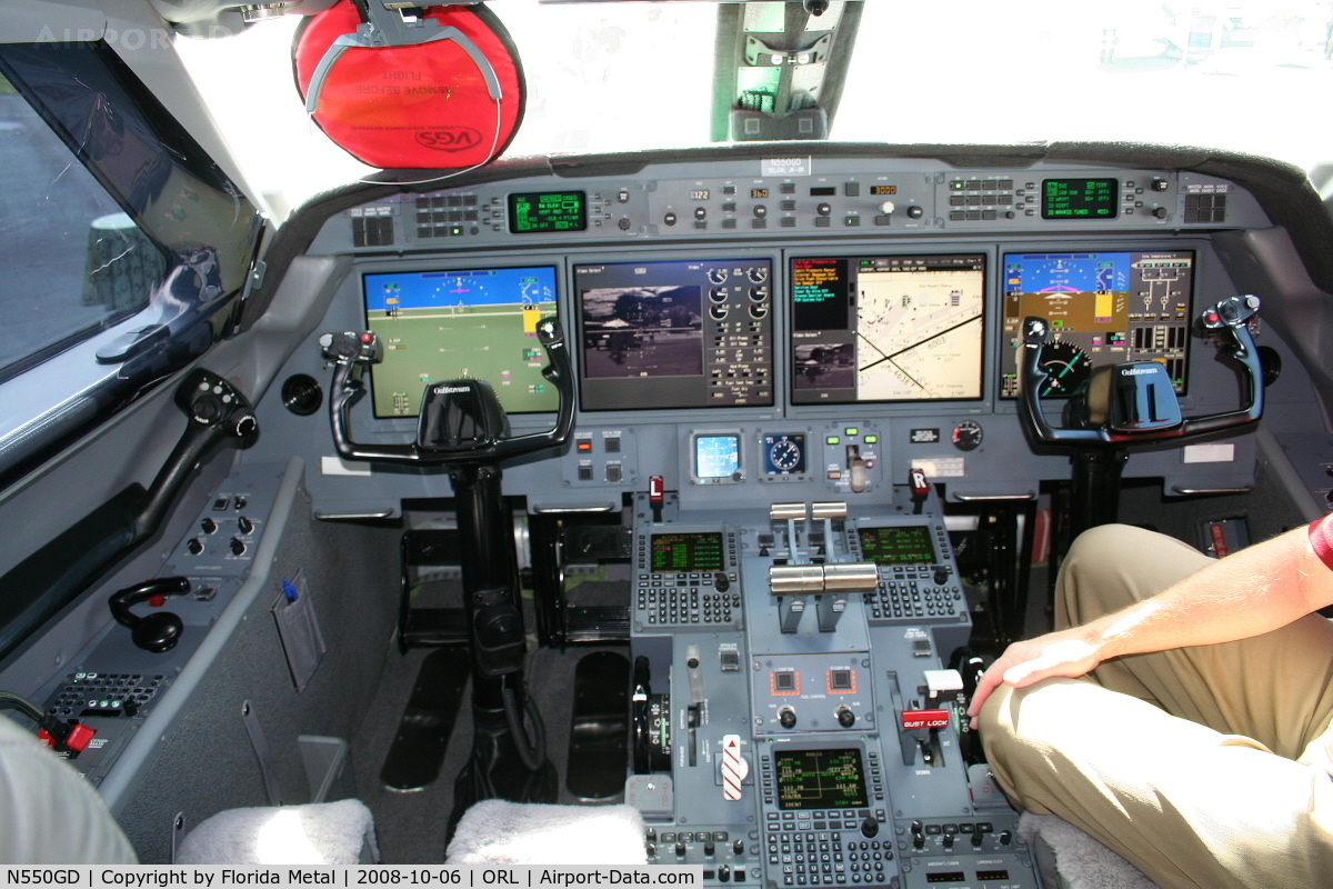 N550GD, 2008 Gulfstream Aerospace GV-SP (G550) C/N 5184, Gulfstream G550 at Gulfstream display at NBAA