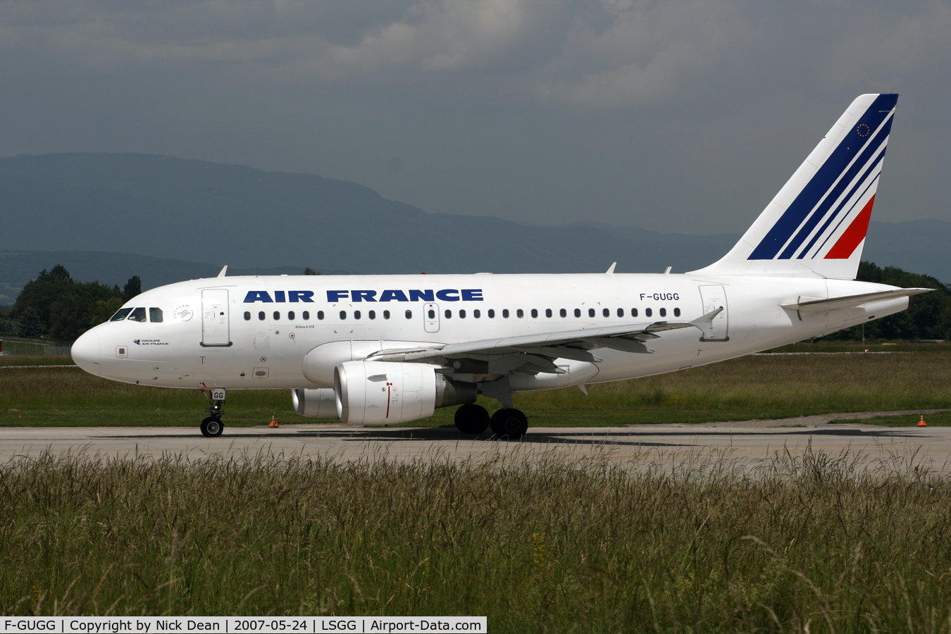 F-GUGG, 2004 Airbus A318-111 C/N 2317, LSGG