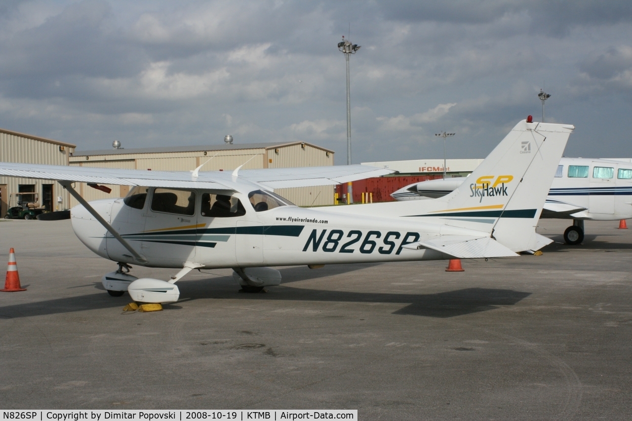 N826SP, 2001 Cessna 172S C/N 172S8739, /