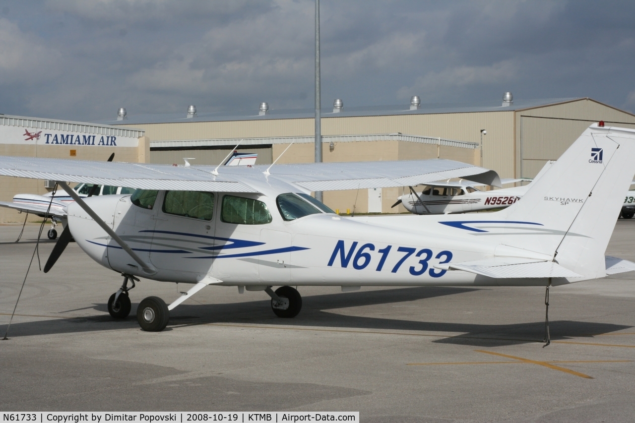 N61733, 1975 Cessna 172M C/N 17264760, /