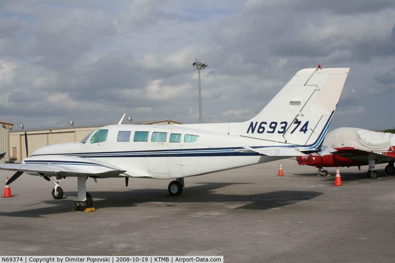 N69374, 1973 Cessna 402B C/N 402B0520, /