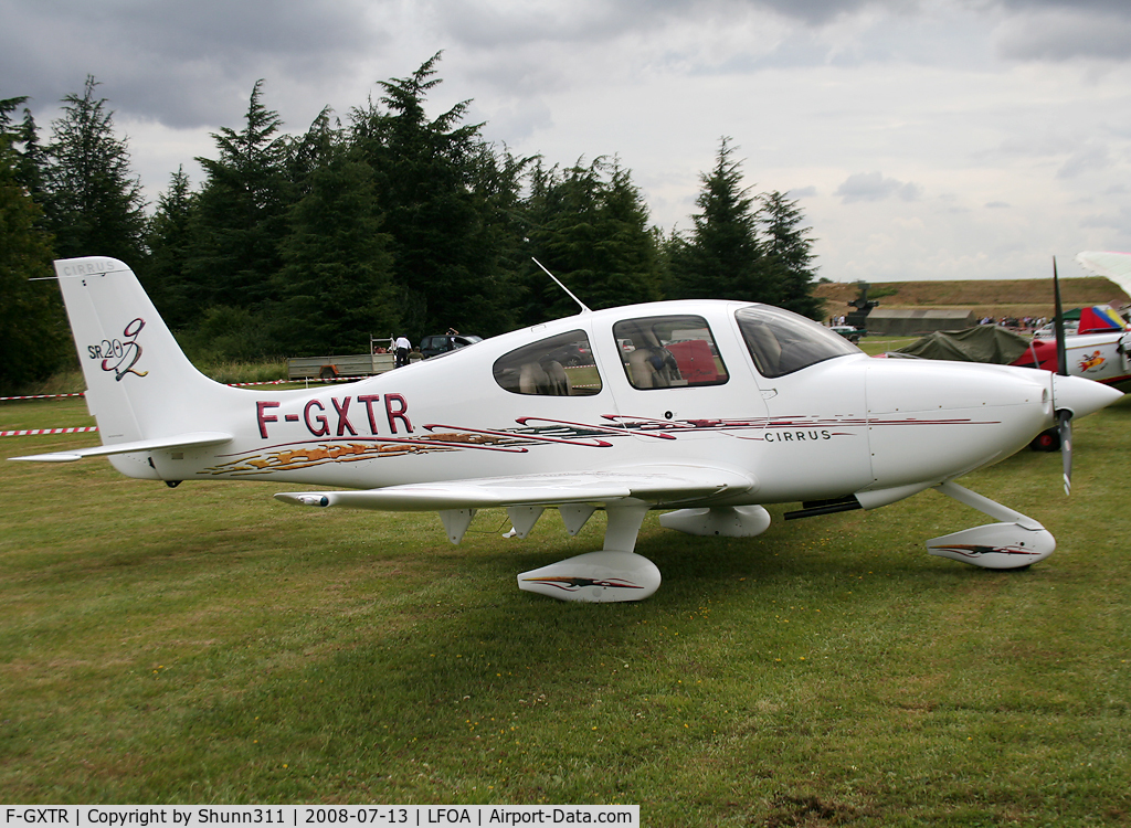 F-GXTR, 2007 Cirrus SR20 G2 C/N 1795, Displayed during LFOA Airshow 2008