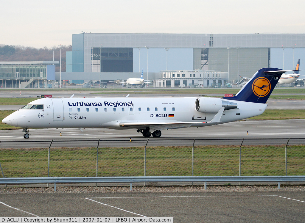 D-ACLU, 1996 Canadair CRJ-200LR (CL-600-2B19) C/N 7104, Rolling to the terminal...