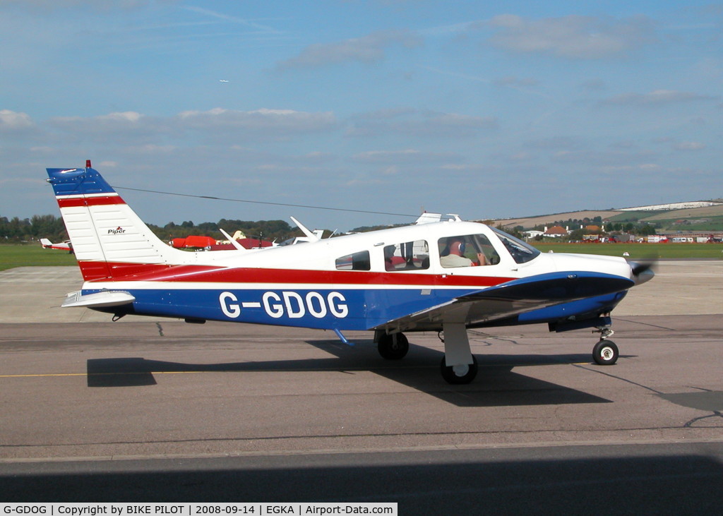 G-GDOG, 1976 Piper PA-28R-200 Cherokee Arrow C/N 28R-7635227, SHOREHAM
