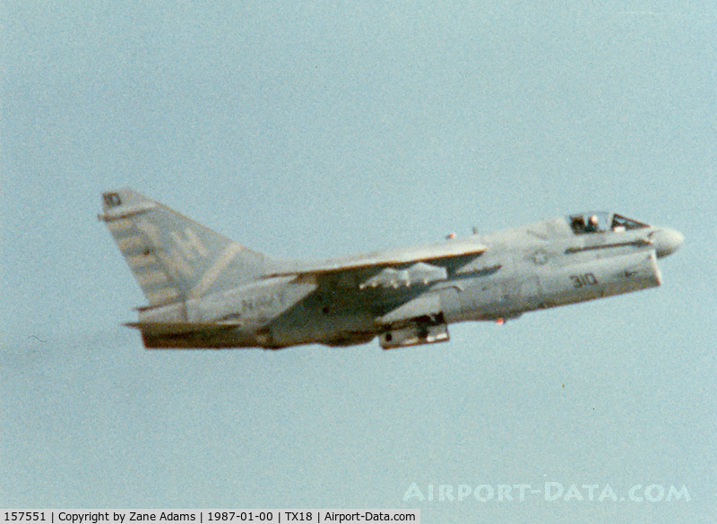 157551, LTV A-7E Corsair II C/N E-274, Landing at the Former Dallas Naval Air Station