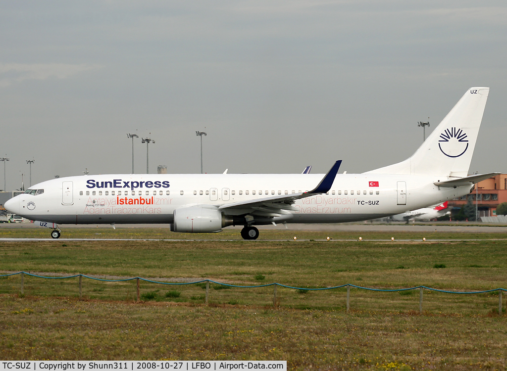 TC-SUZ, 2008 Boeing 737-8HX C/N 29649, Lining up rwy 32R for departure to AYT with special markings on the fuselage...