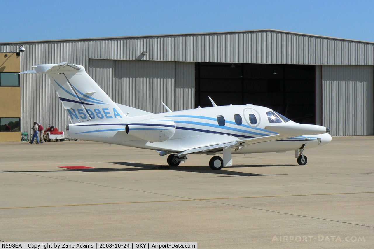 N598EA, 2007 Eclipse Aviation Corp EA500 C/N 000098, At Arlington Municipal