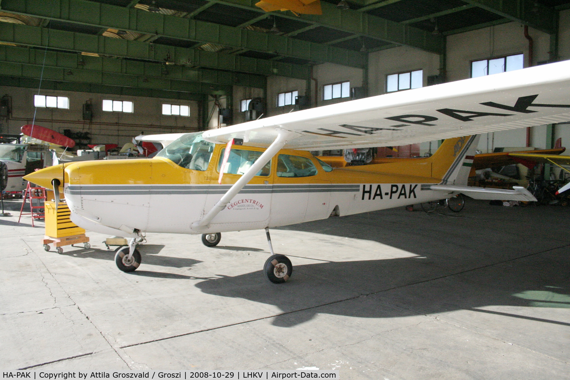 HA-PAK, 1980 Cessna 172RG Cutlass RG C/N 172RG-0375, Kaposújlak airport (LHKV)