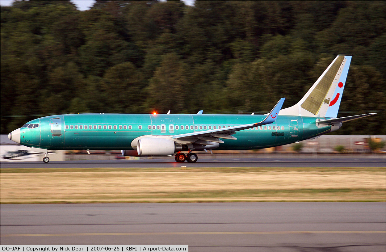 OO-JAF, 2007 Boeing 737-8K5 C/N 35133, At BFI as N1780B prior to paint