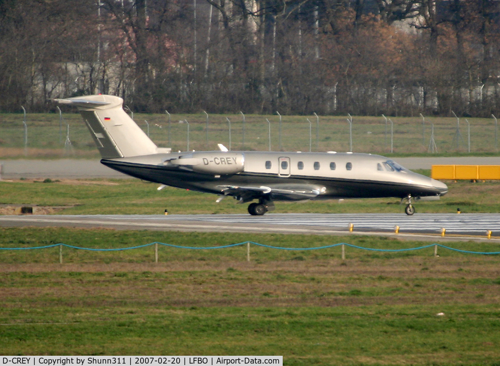 D-CREY, 1990 Cessna 650 Citation III C/N 650-0192, Lining up rwy 14L for departure