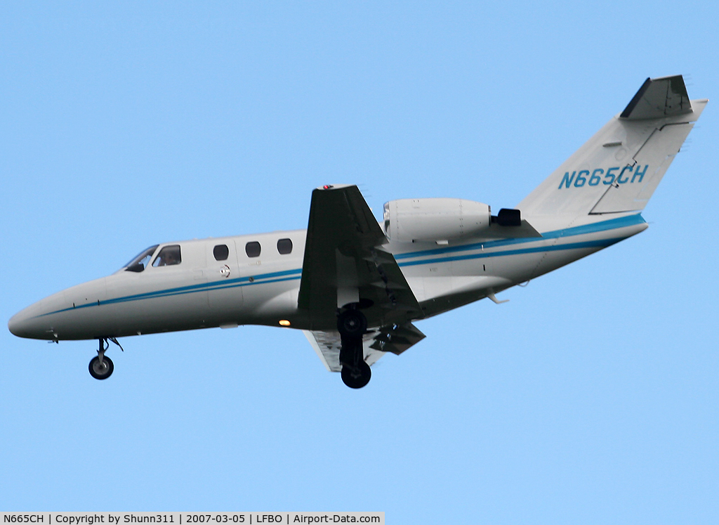 N665CH, 2002 Cessna 525 CitationJet CJ1 C/N 525-0504, Landing rwy 32L