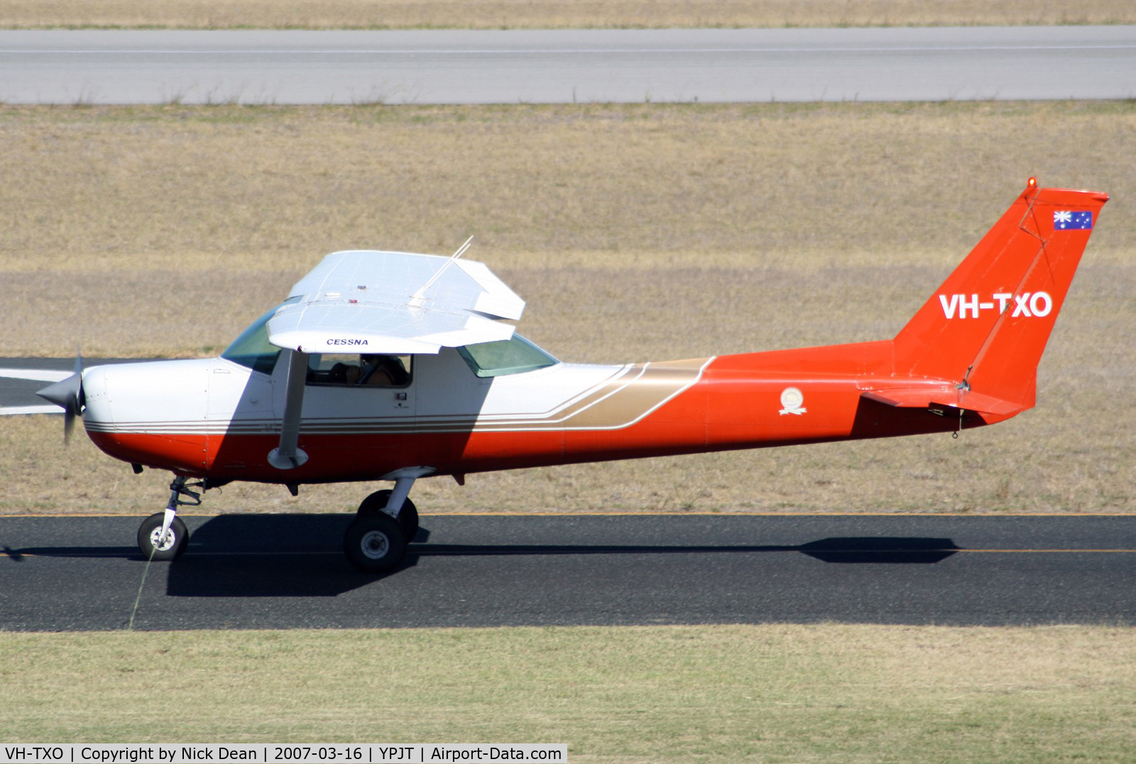 VH-TXO, Cessna 152 C/N 15280961, /