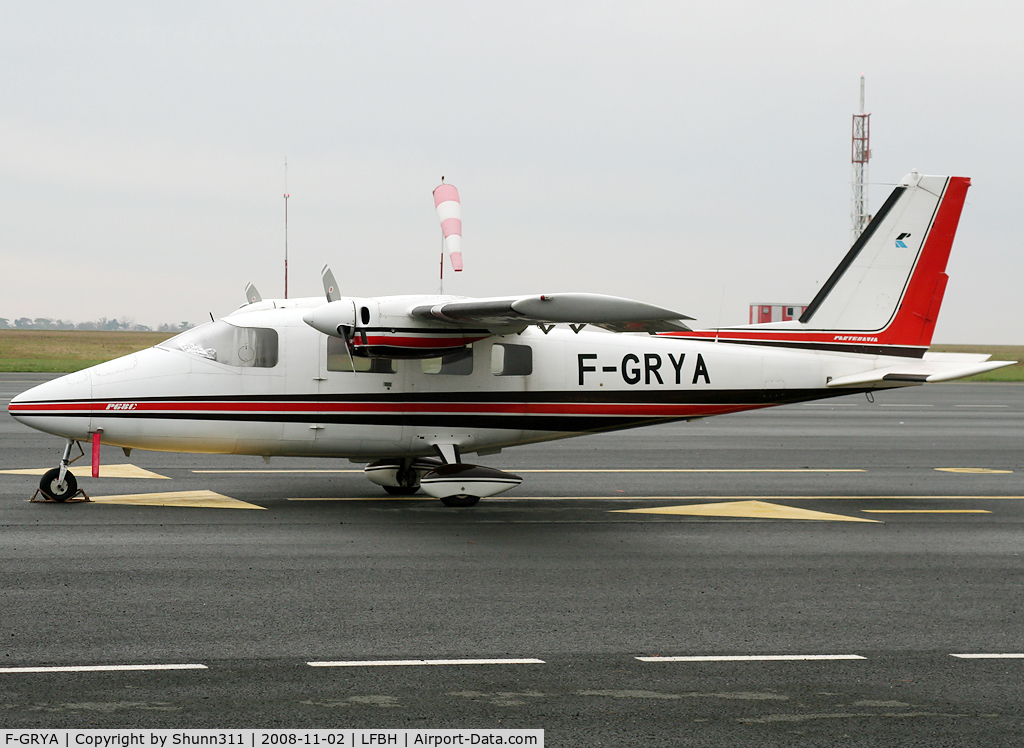 F-GRYA, Partenavia P-68 C/N 279, Waiting a new flight...