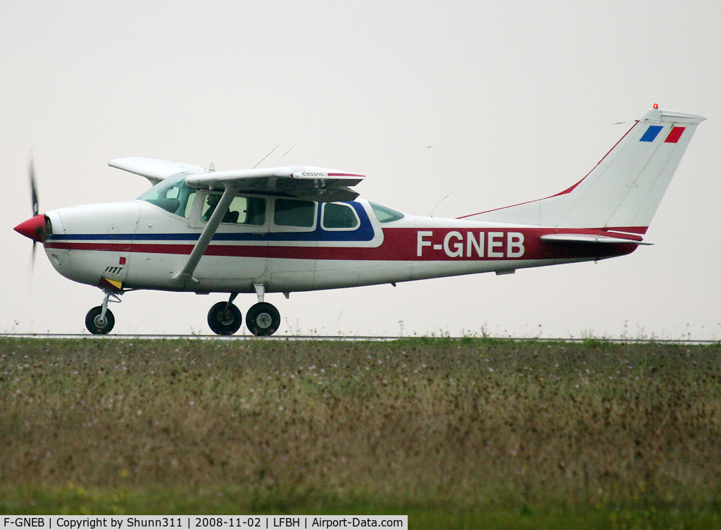 F-GNEB, Cessna U206F Stationair C/N U20603364, Take off rwy 28