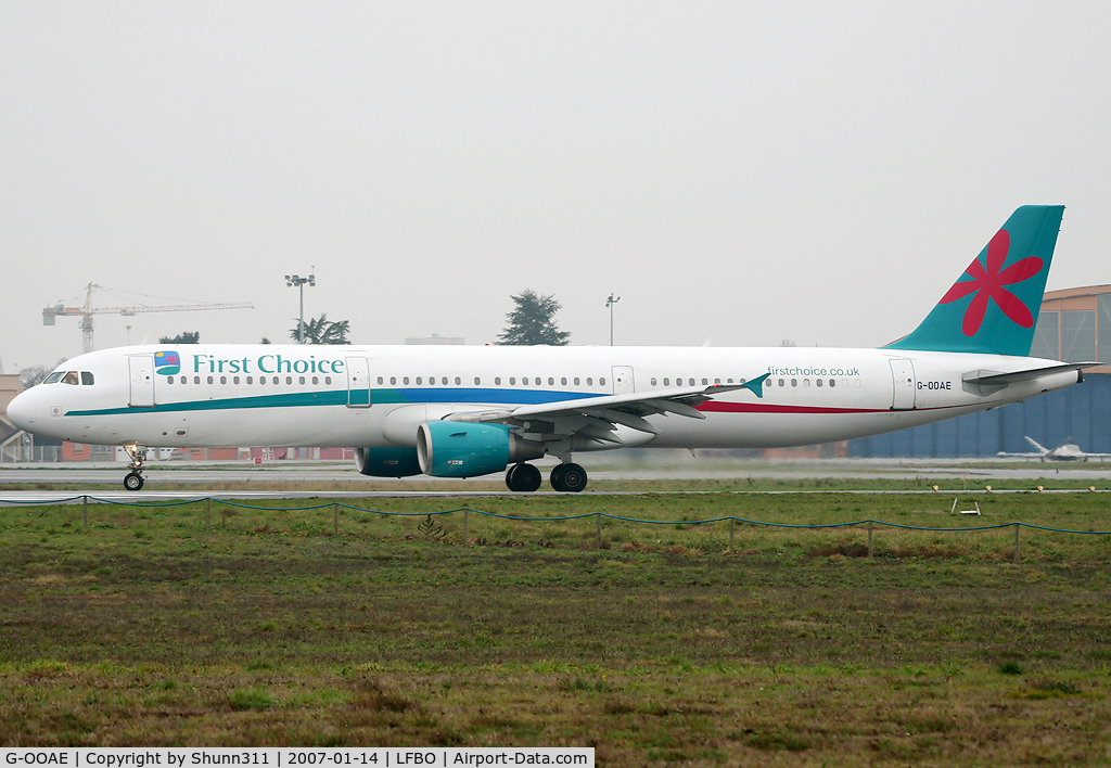 G-OOAE, 1998 Airbus A321-211 C/N 852, Lining up rwy 32R for departure