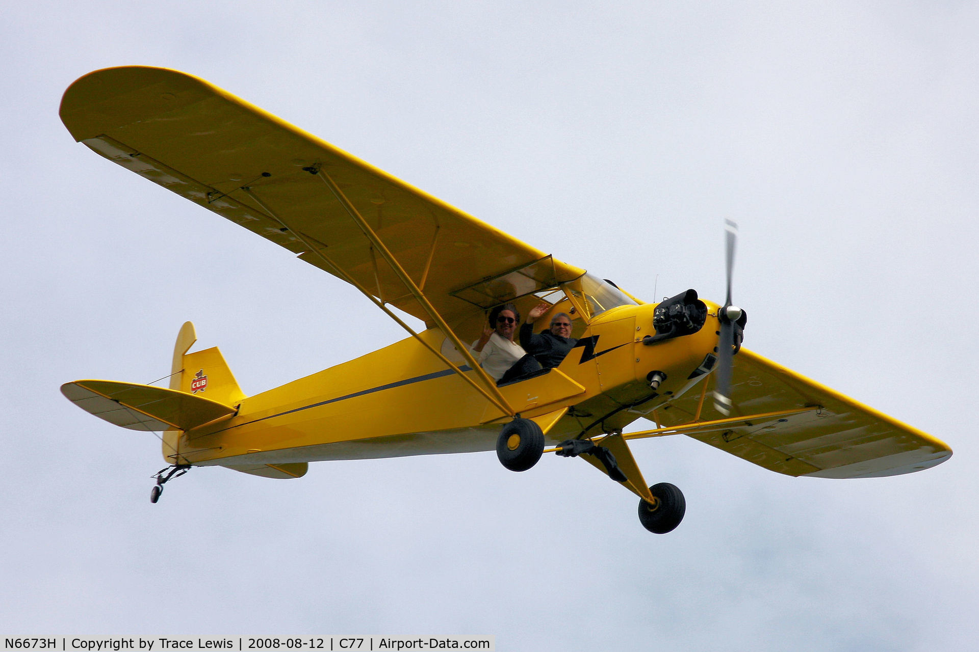 N6673H, 1946 Piper J3C-65 Cub C/N 19877, Landing at C77