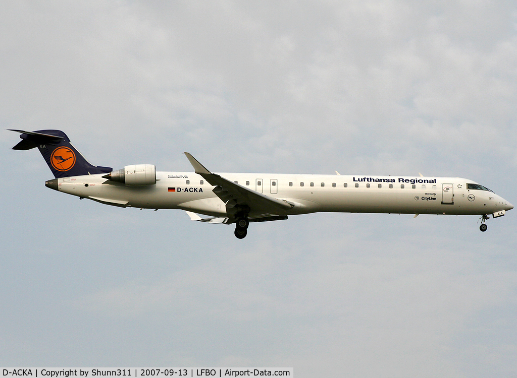D-ACKA, 2006 Bombardier CRJ-900LR (CL-600-2D24) C/N 15072, Landing rwy 14R