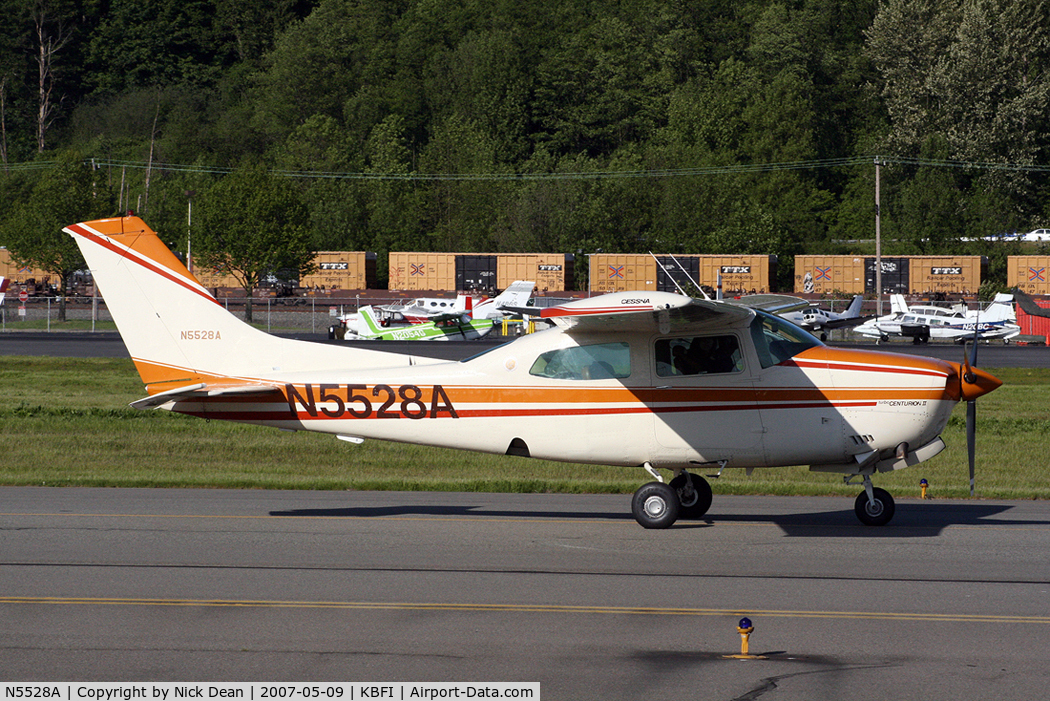 N5528A, Cessna T210N Turbo Centurion C/N 21063482, /