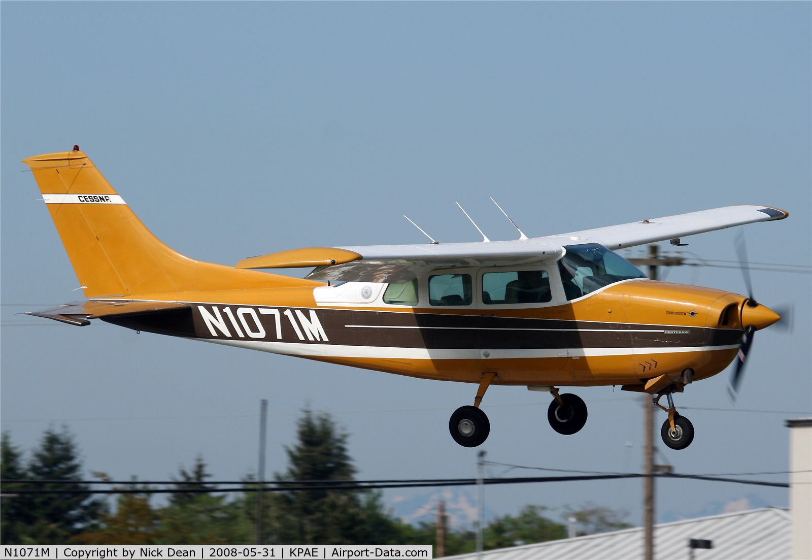 N1071M, 1969 Cessna T210J Turbo Centurion C/N T210-0451, 34R at KPAE great for close action shots in the Summer
