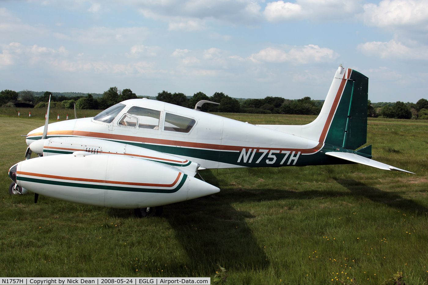N1757H, 1959 Cessna 310C C/N 35857, Another crappy shot