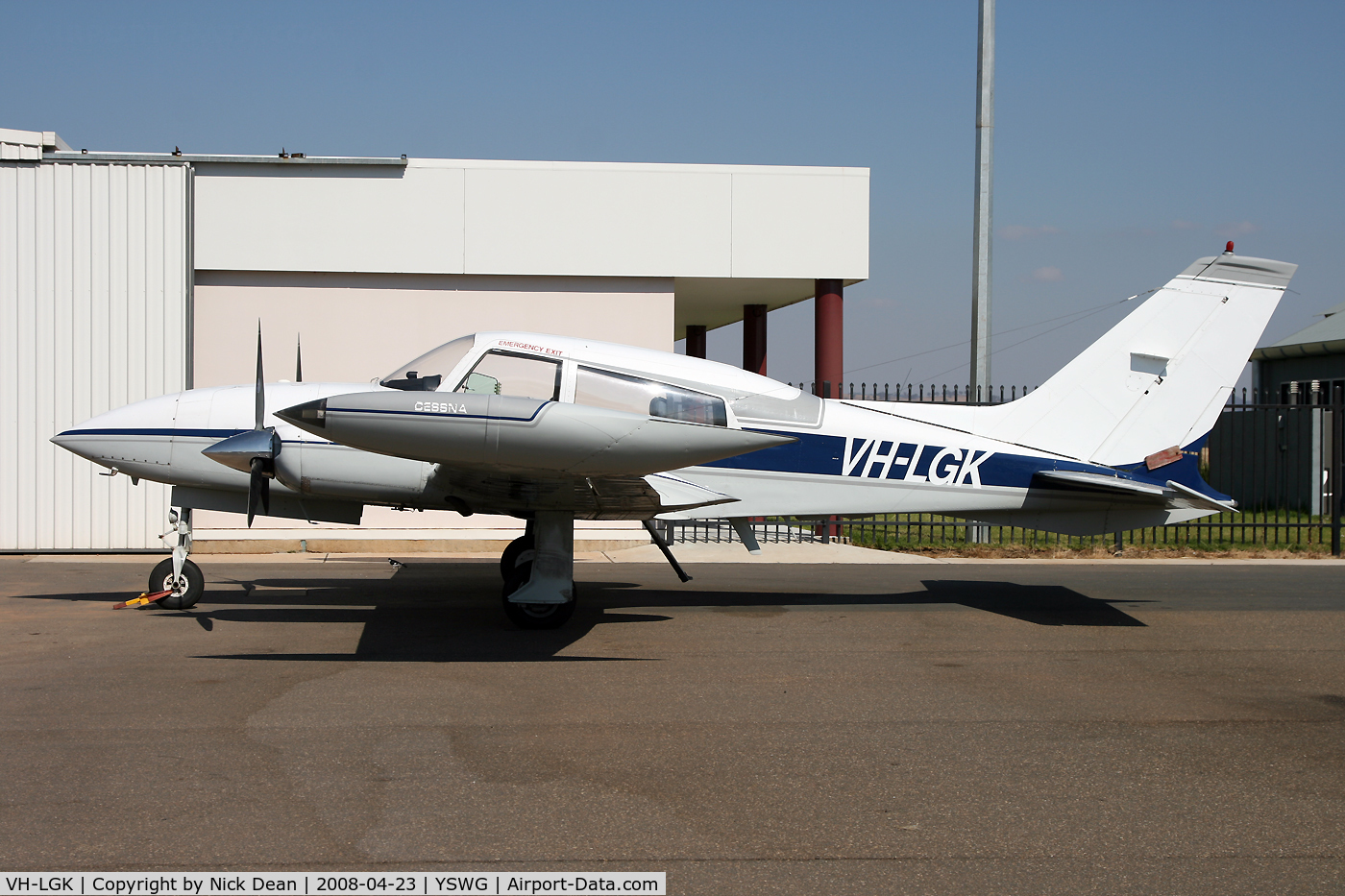 VH-LGK, Cessna 310R C/N 310R0890, /