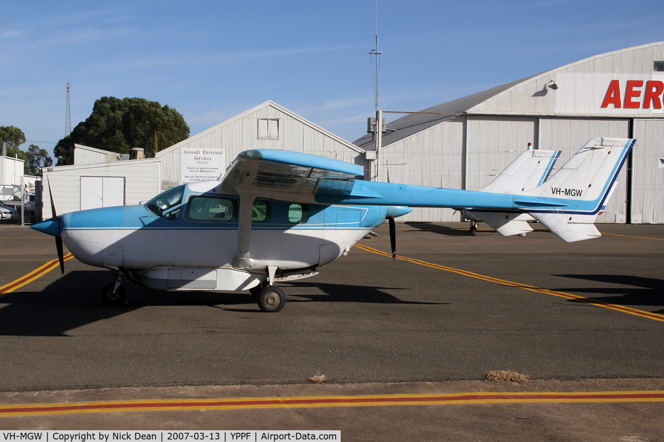 VH-MGW, 1973 Cessna 337G Super Skymaster C/N 33701502, /