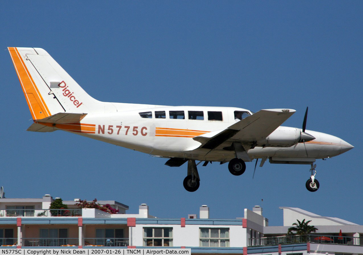 N5775C, 1979 Cessna 402C Businessliner C/N 402C0040, /