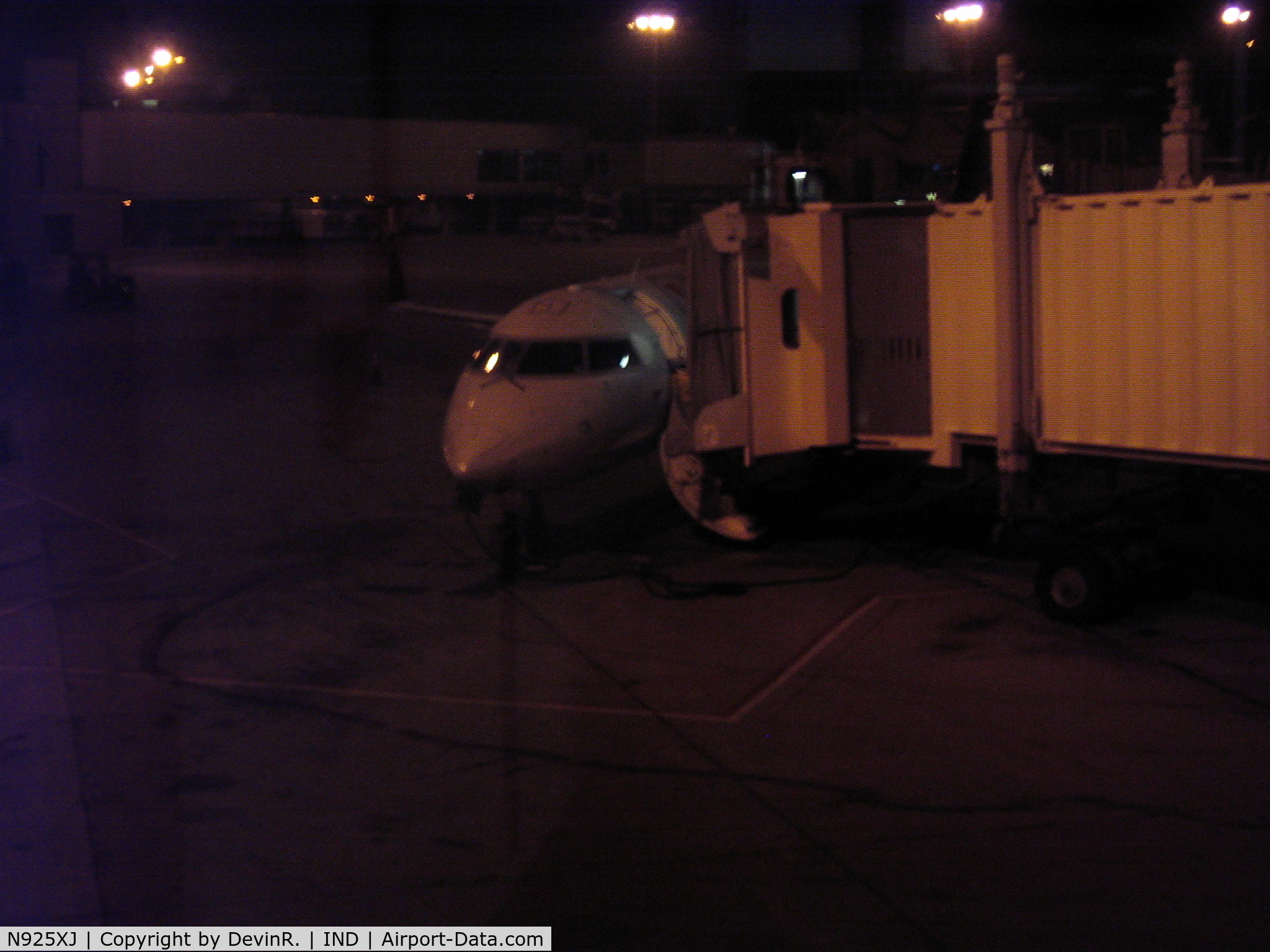 N925XJ, 2008 Canadair CRJ-900ER (CL-600-2D24) C/N 15183, Waiting for departure