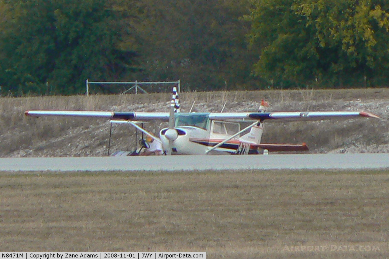 N8471M, 1970 Cessna A150K Aerobat C/N A15000171, At Midlothian Airport - This aircraft was set up for glider towing 