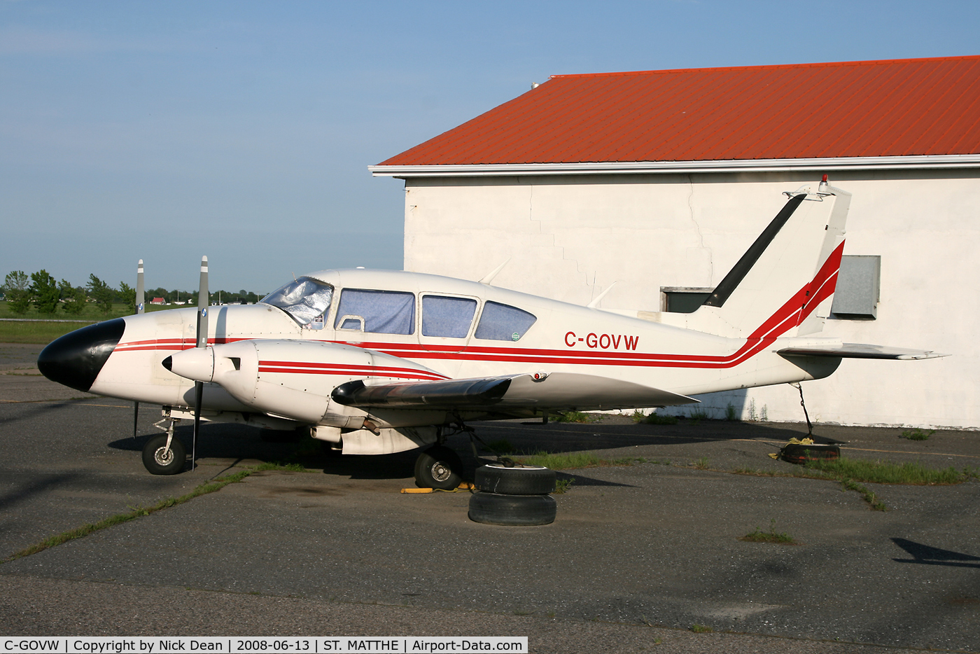 C-GOVW, 1967 Piper PA-23-250 C/N 27-3690, St. Matthieu de Boleoil