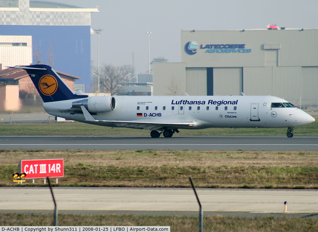 D-ACHB, 2000 Canadair CRJ-200LR (CL-600-2B19) C/N 7391, Take off rwy 14R