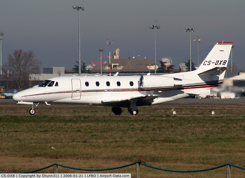 CS-DXB, Cessna 560 XL Citation Excel C/N 560-5553, Rolling holding point rwy 32R for departure...