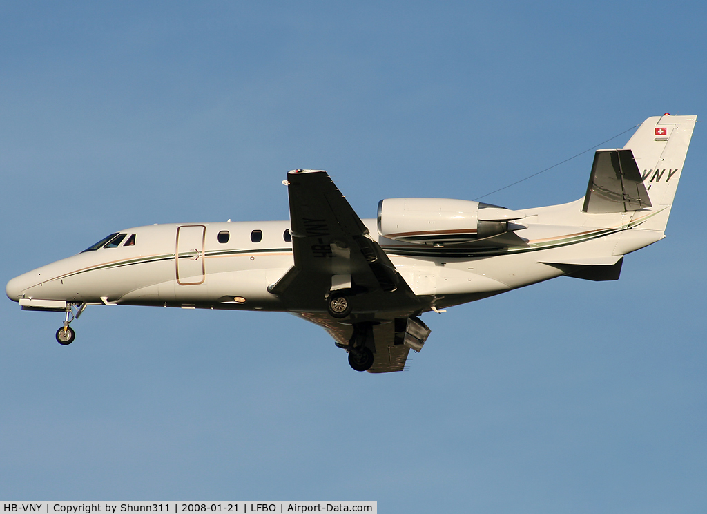 HB-VNY, 2005 Cessna 560XLS C/N 5576, Landing rwy 32L