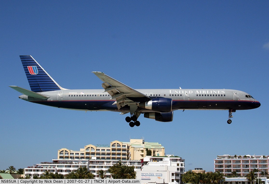 N585UA, 1993 Boeing 757-222 C/N 26709, /