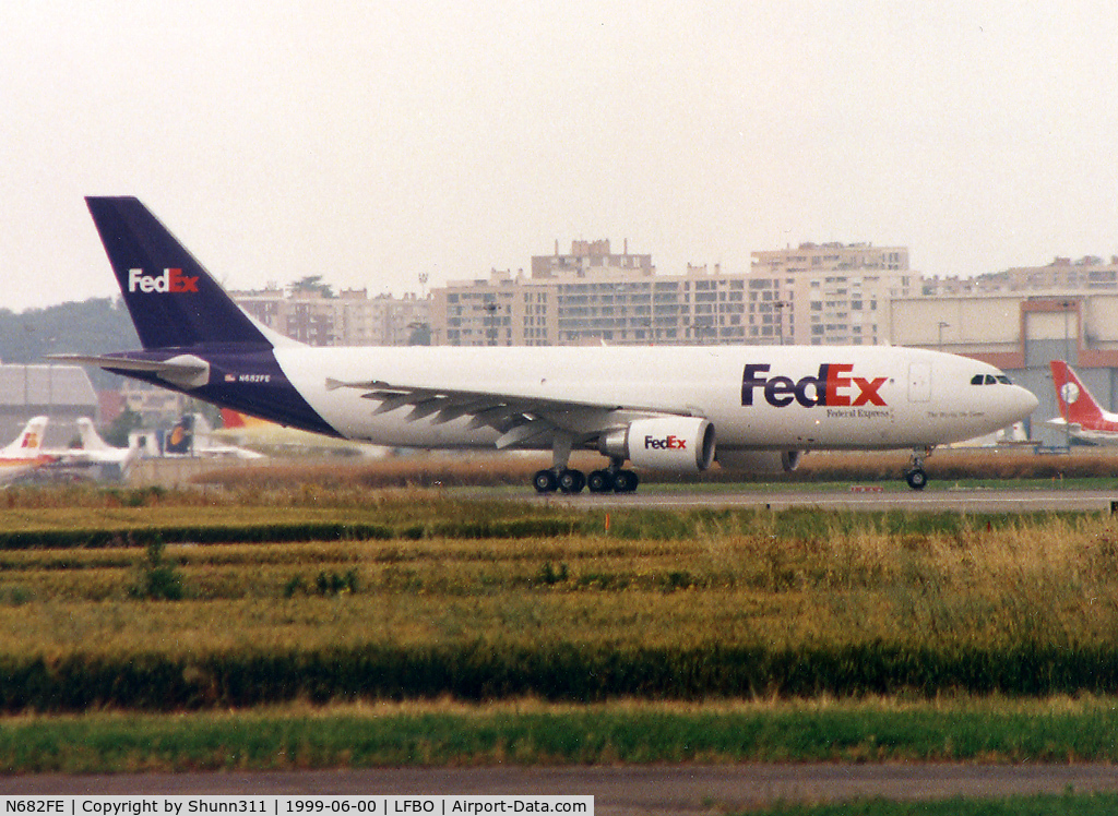 N682FE, 1999 Airbus A300F4-605R C/N 0800, Delivery day...