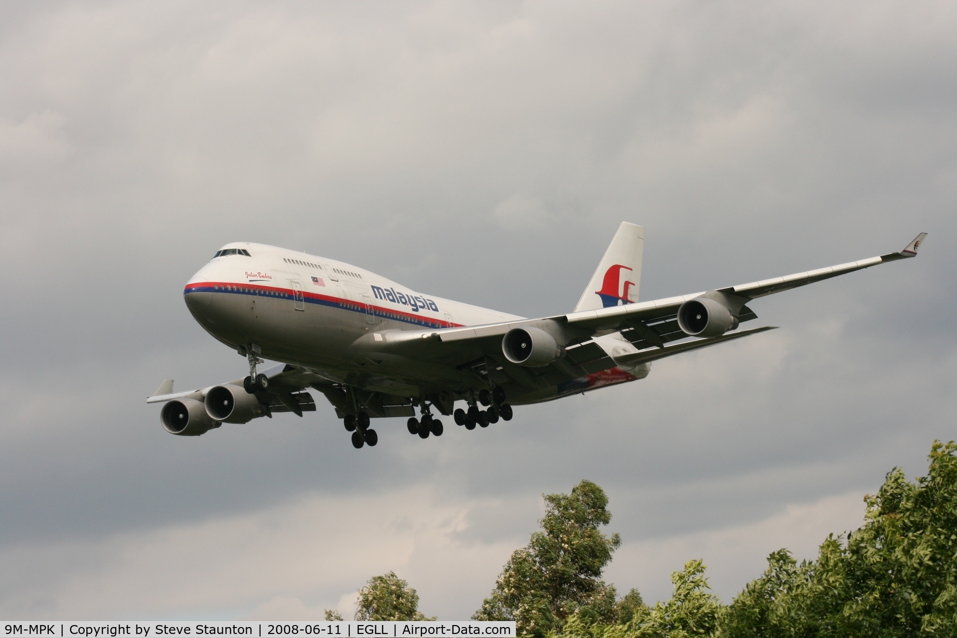 9M-MPK, 1998 Boeing 747-4H6 C/N 28427, Taken at London Heathrow 11th June 2008