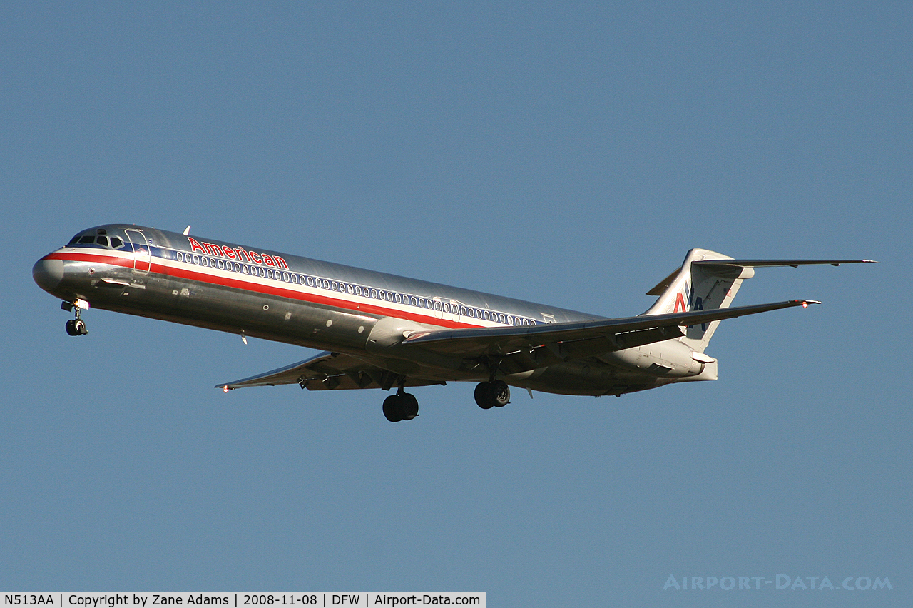 N513AA, 1990 McDonnell Douglas MD-82 (DC-9-82) C/N 49890, Landing runway 36L at DFW
