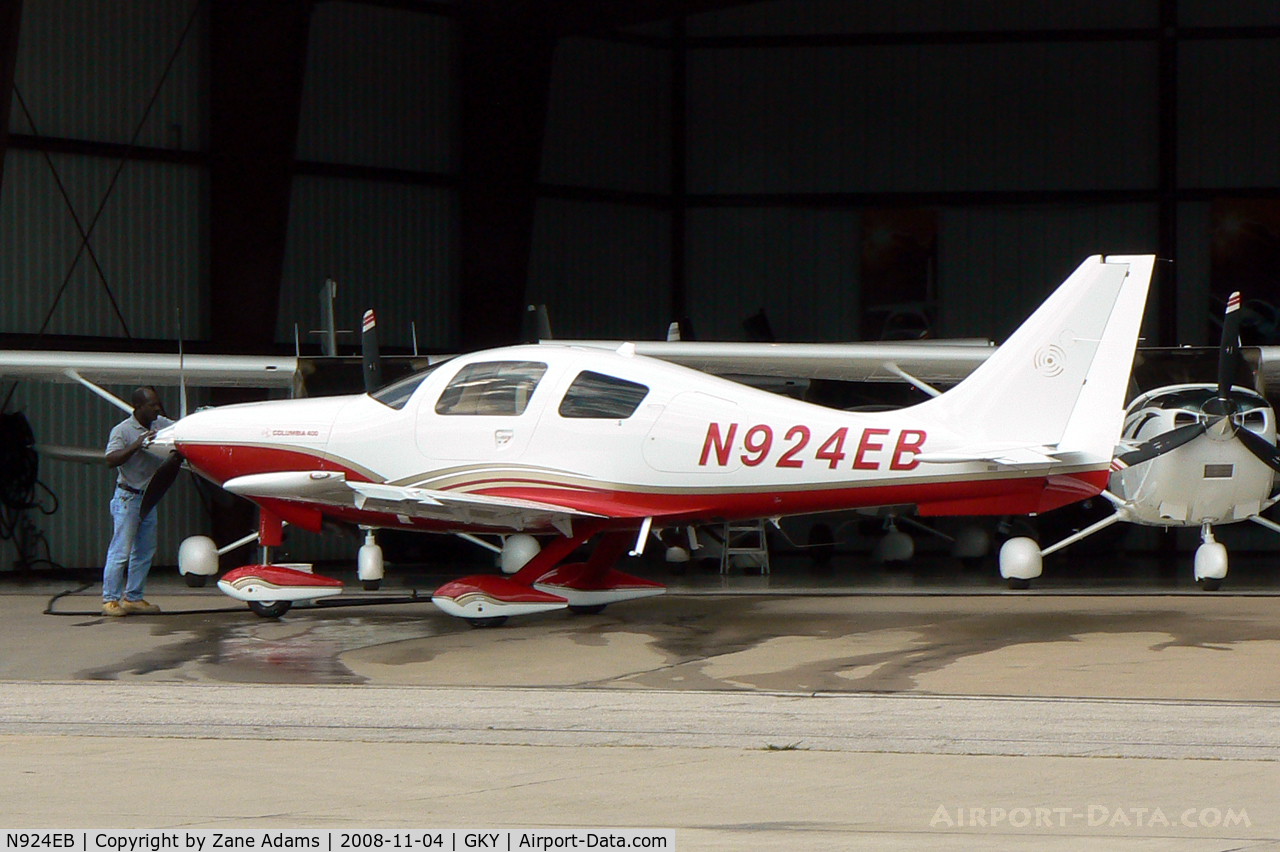 N924EB, 2006 Columbia Aircraft Mfg LC41-550FG C/N 41708, At Arlington Municipal