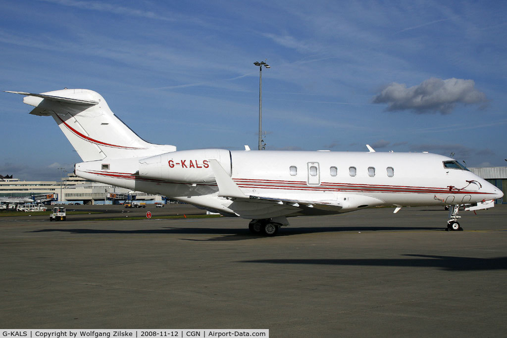 G-KALS, 2006 Bombardier Challenger 300 (BD-100-1A10) C/N 20106, visitor