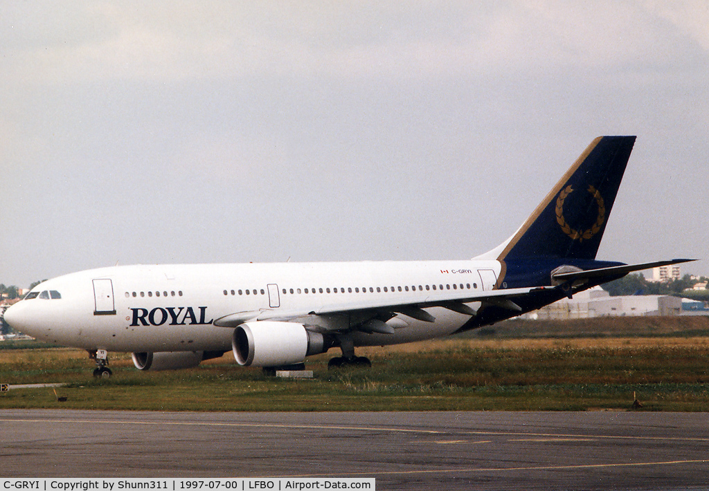 C-GRYI, 1987 Airbus A310-304 C/N 432, Rolling holding point rwy 32R for departure...