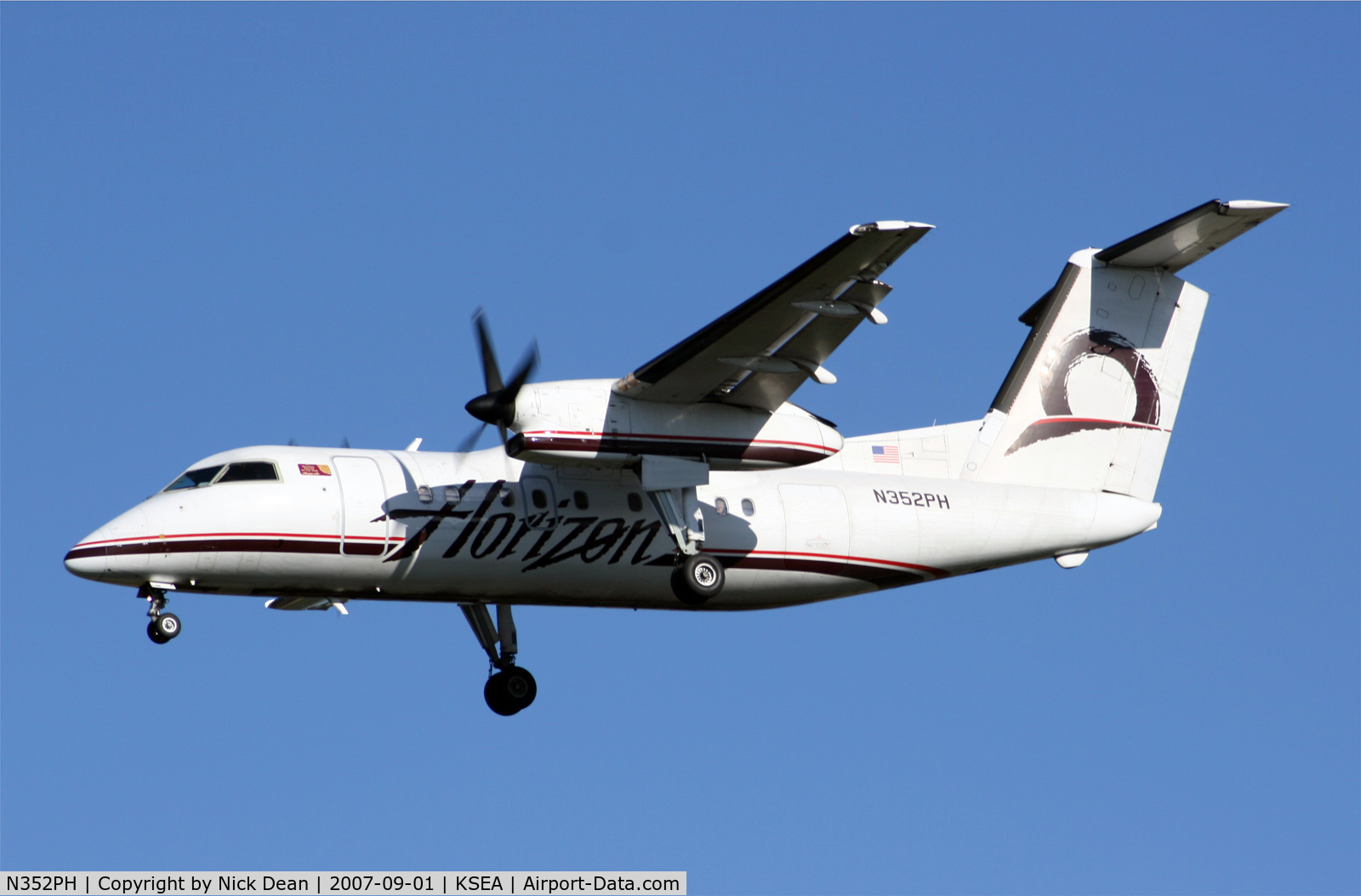 N352PH, 1997 De Havilland Canada DHC-8-202 Dash 8 C/N 494, /