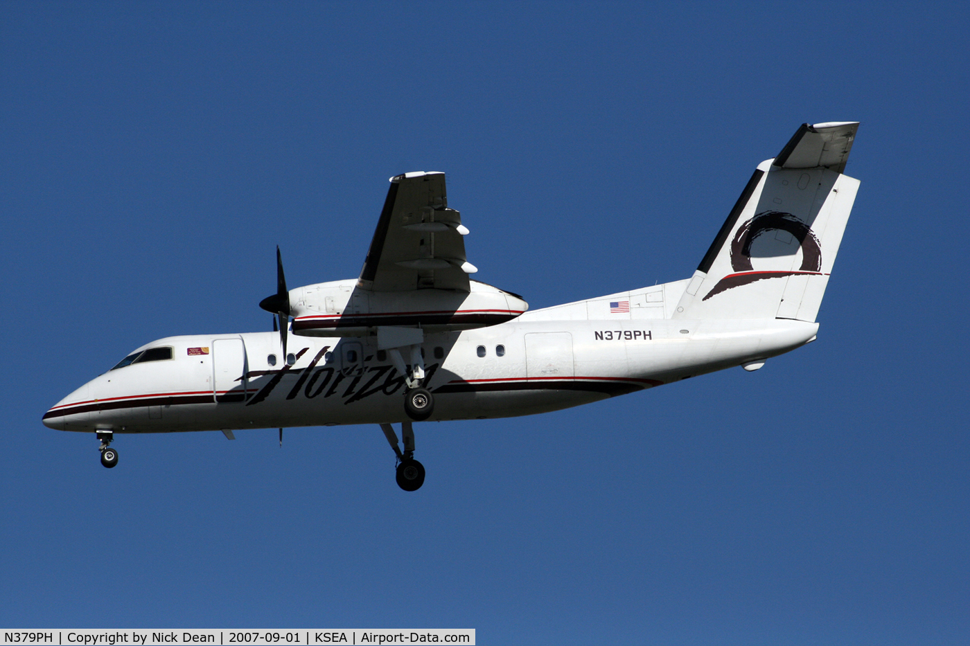 N379PH, 1999 Bombardier DHC-8-202 Dash 8 C/N 530, /