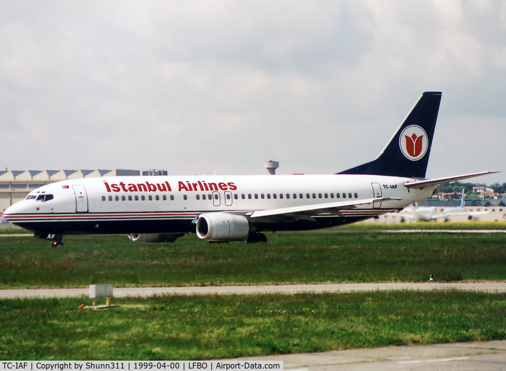 TC-IAF, 1996 Boeing 737-400 C/N 28490, Rolling holding point rwy 32R for departure...