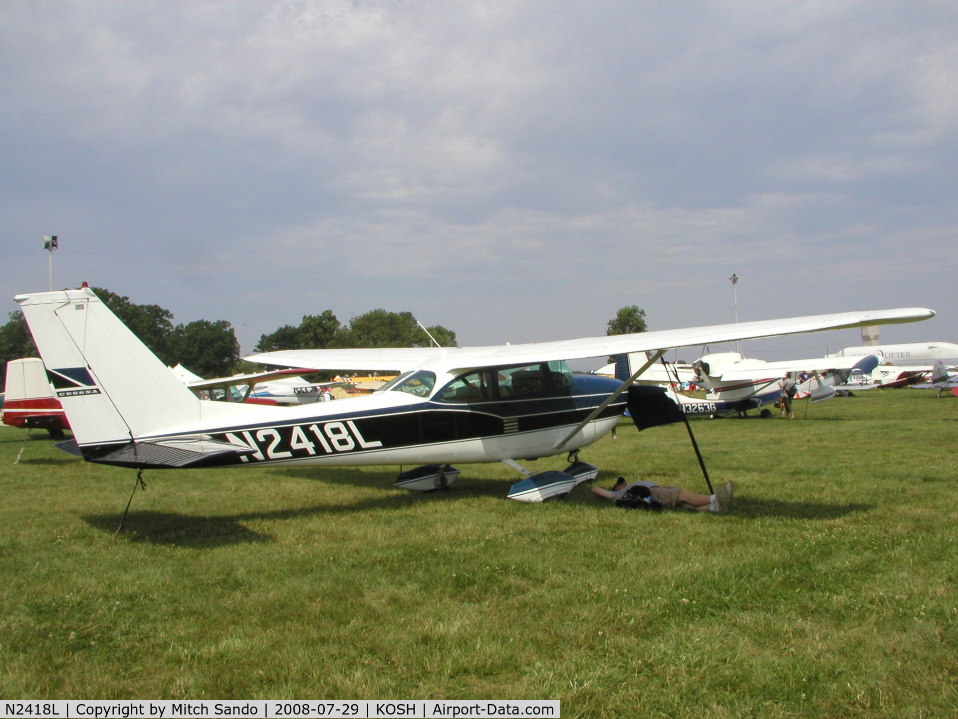 N2418L, 1966 Cessna 172H C/N 17255618, EAA AirVenture 2008.