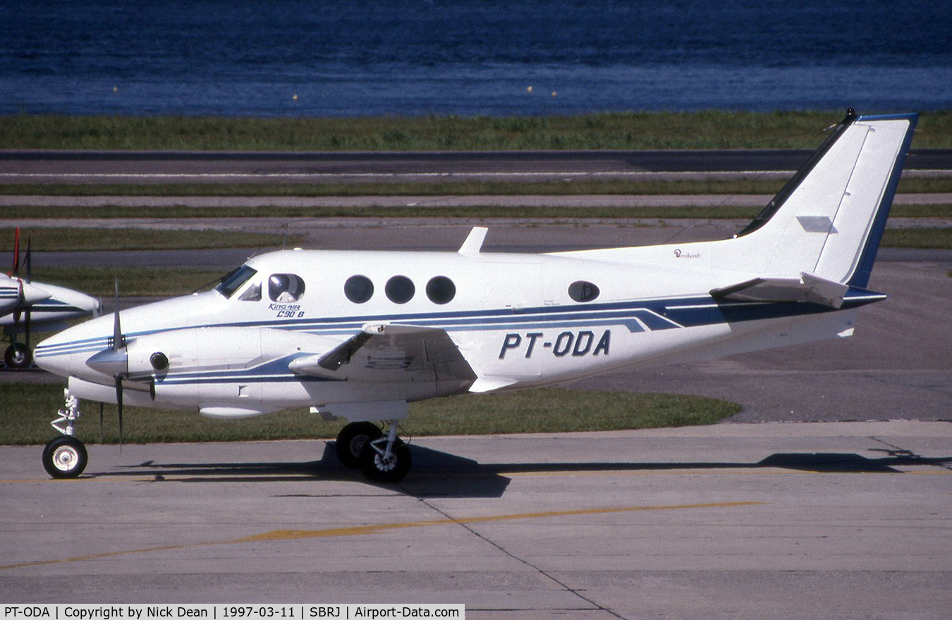 PT-ODA, 1969 Beechcraft King Air B90 C/N LJ-466, this king air is taxying