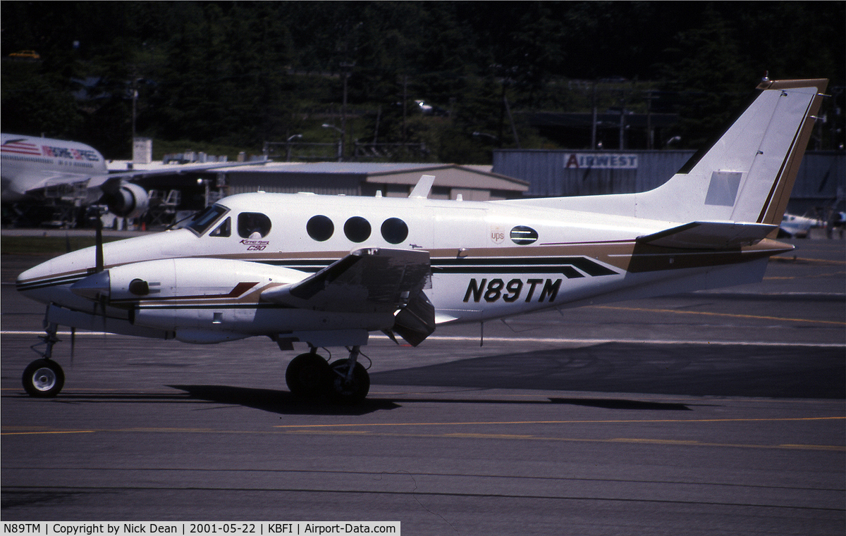 N89TM, 1974 Beech C90 King Air C/N LJ-610, This is another taxying King Air